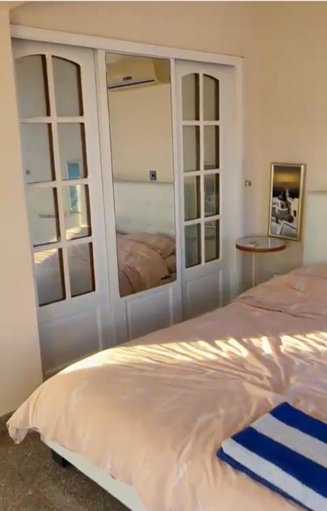 Zygi Beachfront Villa Bagian luar foto