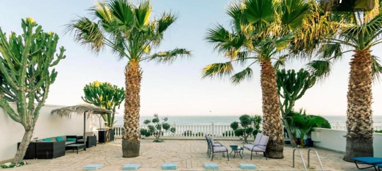 Zygi Beachfront Villa Bagian luar foto