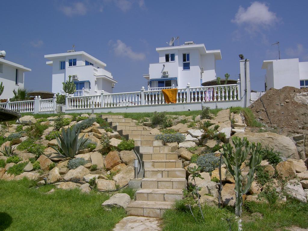 Zygi Beachfront Villa Bagian luar foto